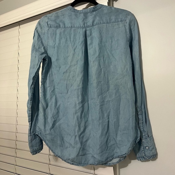H&M women’s ruffled denim button down blouse - Picture 4 of 6